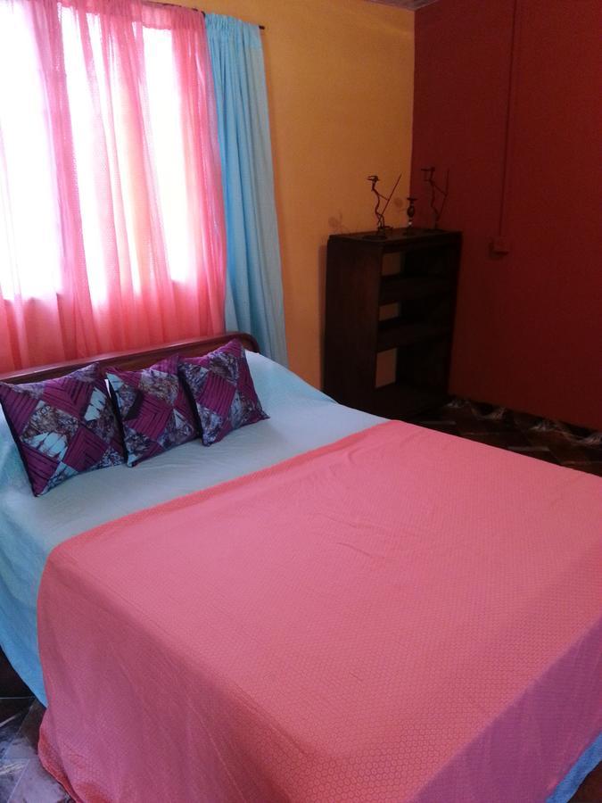 Hotel Golden Lilies Kokrobite Zewnętrze zdjęcie