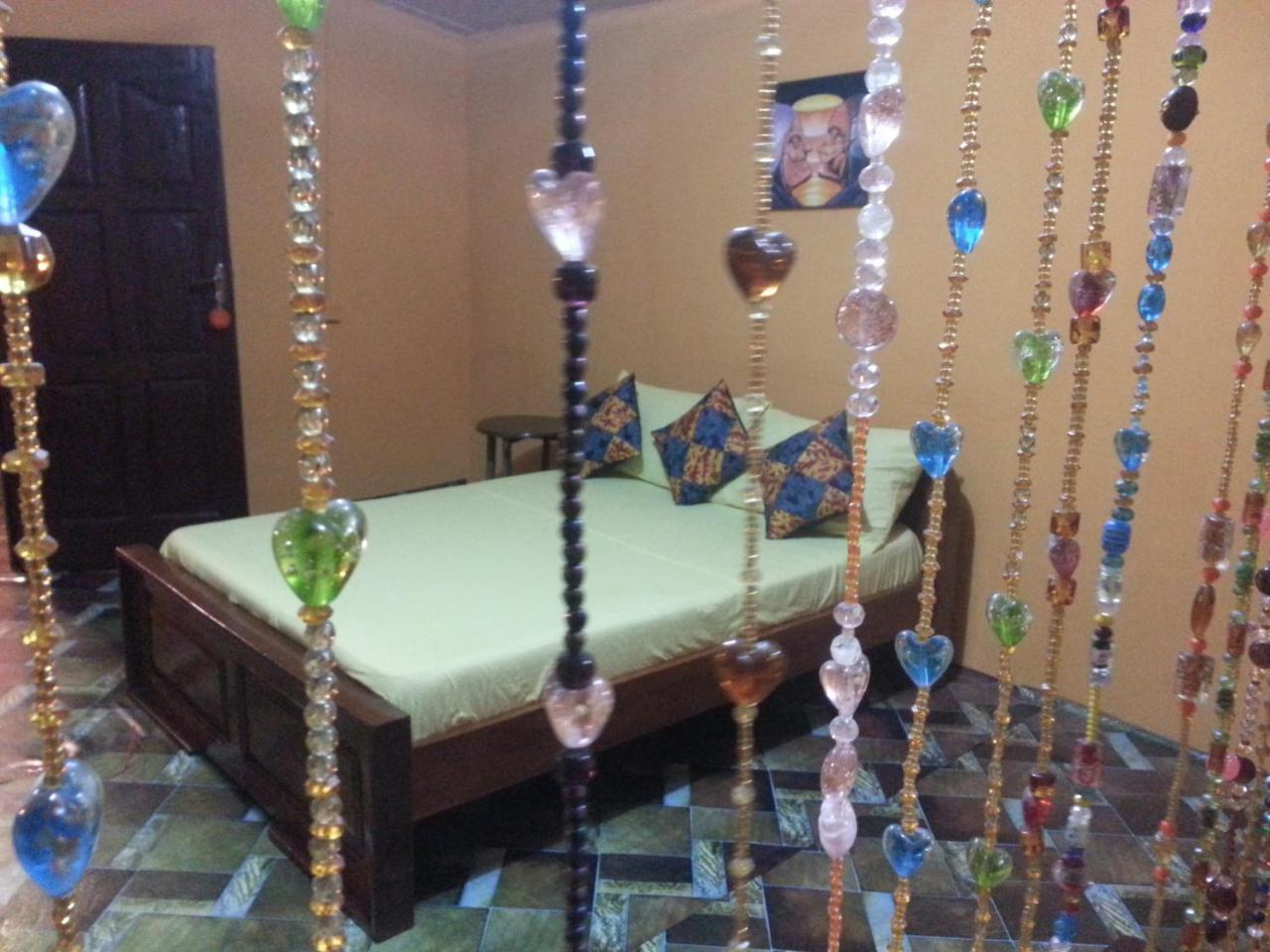 Hotel Golden Lilies Kokrobite Zewnętrze zdjęcie