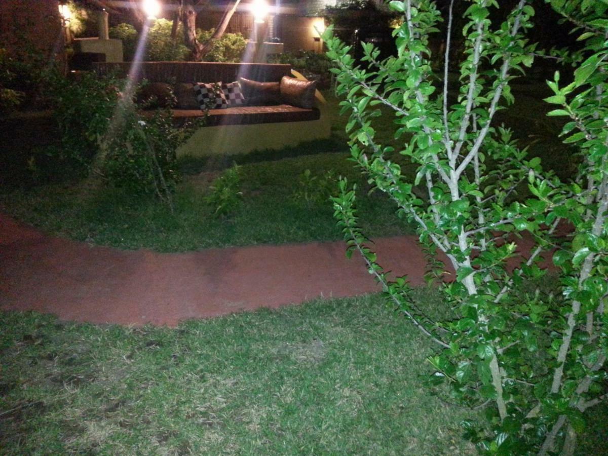 Hotel Golden Lilies Kokrobite Zewnętrze zdjęcie
